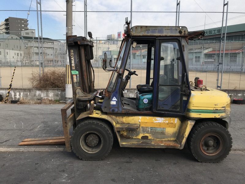 Xe nâng hàng 6 tấn KOMATSU FD60HD 2001